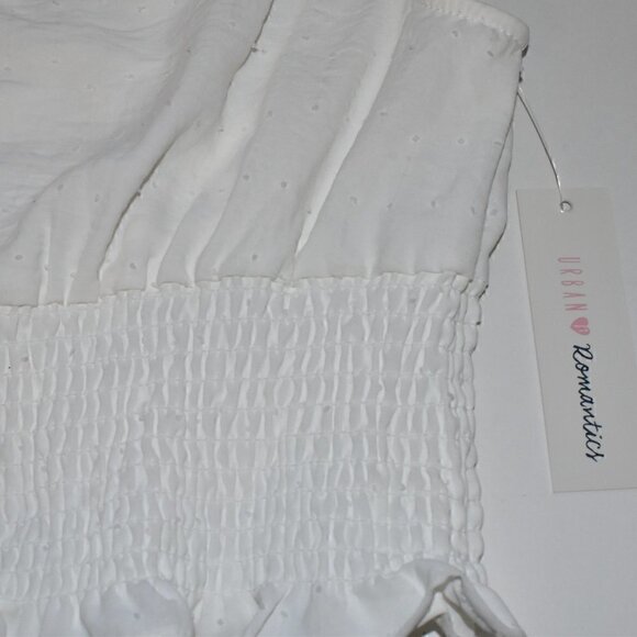 Urban Romantics Swiss Dot Sleeveless Crop Top White Size M - Picture 6 of 9